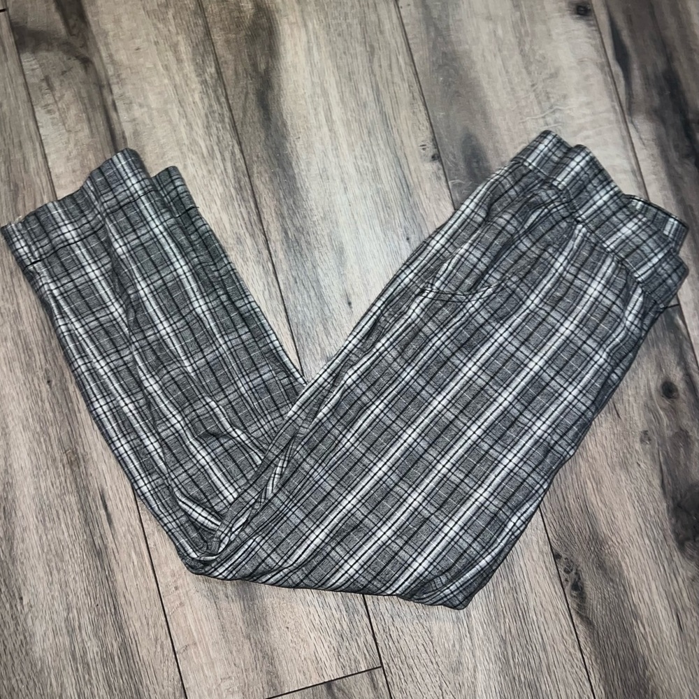 Hollister B&W Plaid Pants- Size M